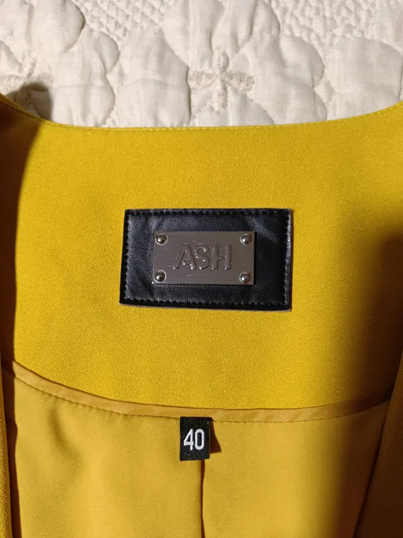 Blazer amarillo elegante para mujer - 3