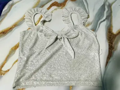 Polera manga larga con estampado de mariposas - miniatura 3
