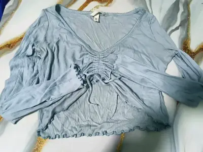 Polera manga larga con estampado de mariposas - miniatura 4