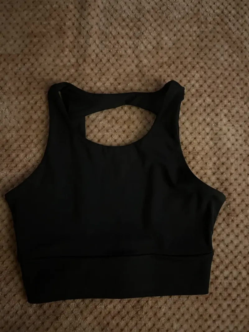 Top deportivo negro para mujer - 1