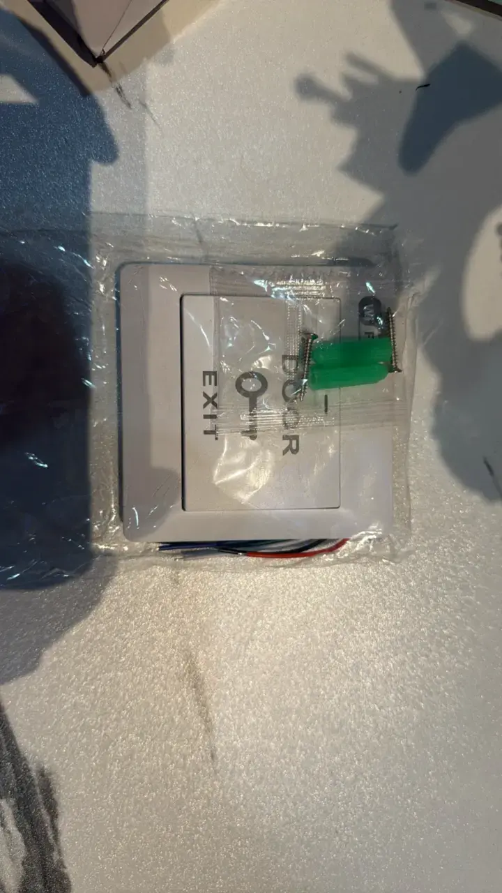 Botón de salida para puerta con interruptor - 1