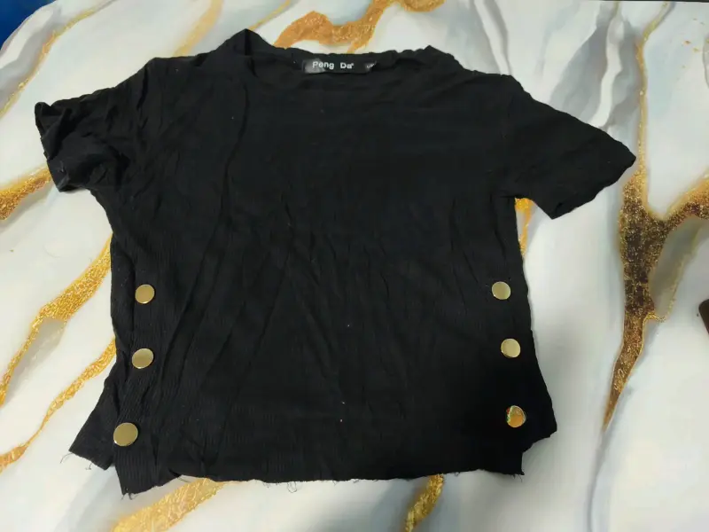 Polera negra con diseño 'Vintage' - 4
