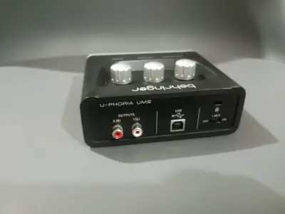 Interfaz de audio Behringer U-Phoria UM2 - miniatura 3