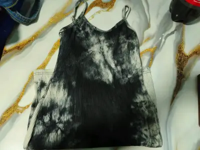 Vestido tie-dye sin mangas para mujer - miniatura 1