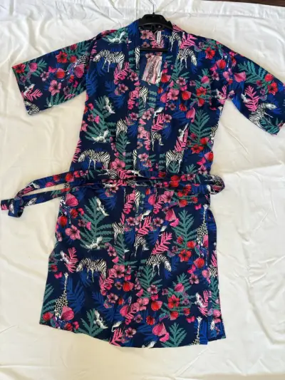 Bata kimono estampado floral y animal print - miniatura 1