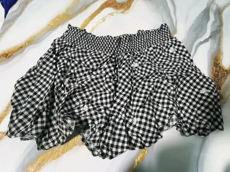 Vestido corto rosa con tirantes - 4