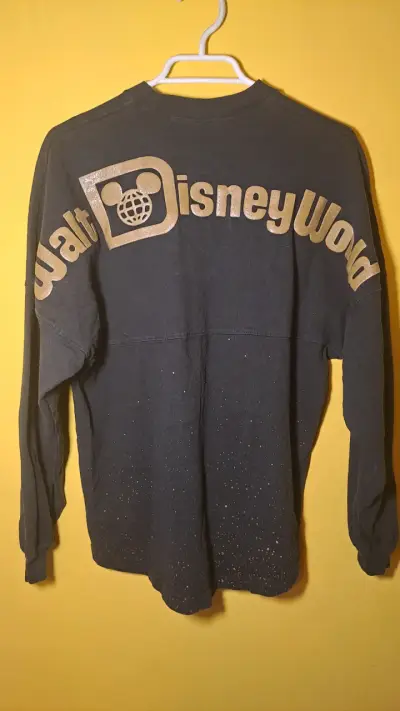 Polerón Disney World negro con diseño dorado - miniatura 1
