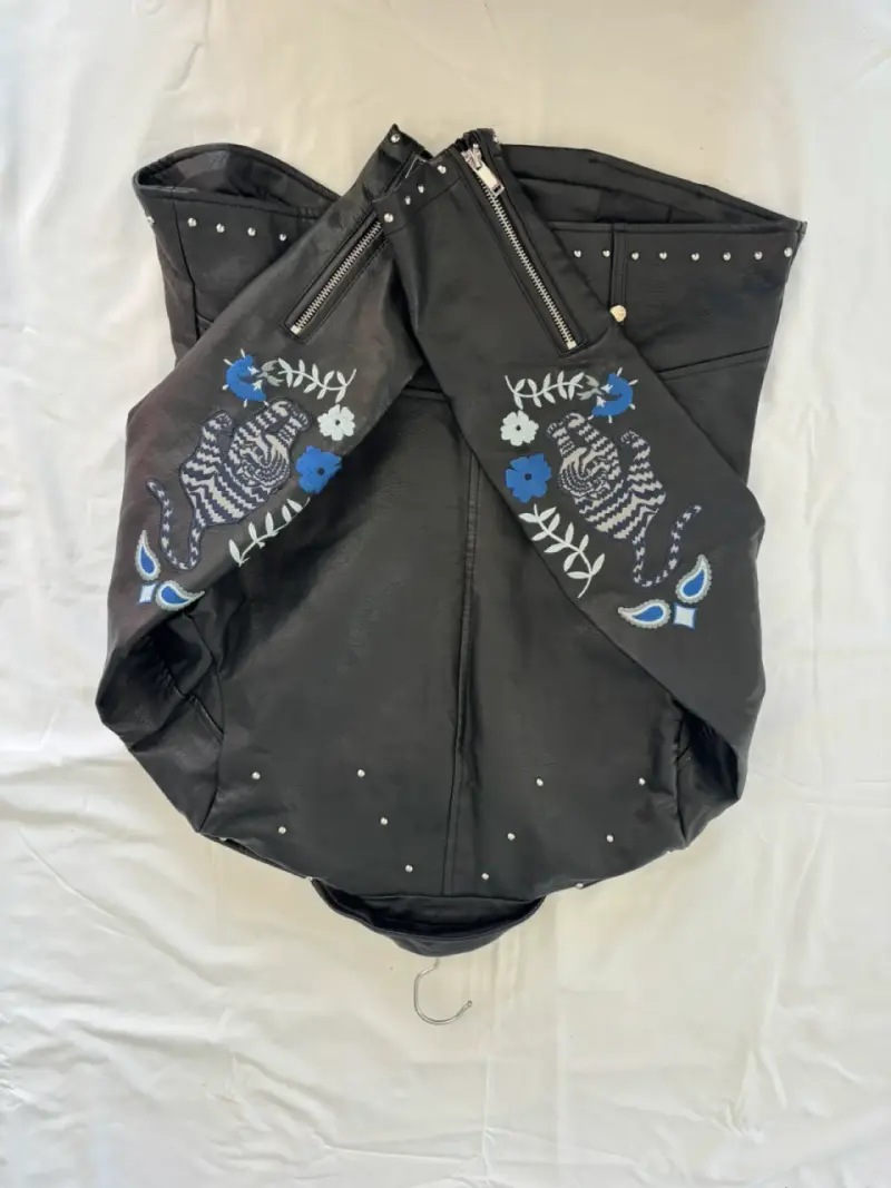 Chaqueta de cuero negra con bordados Desigual - 2