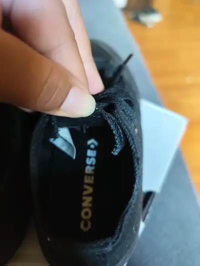 Zapatillas negras converse para niños - miniatura 3
