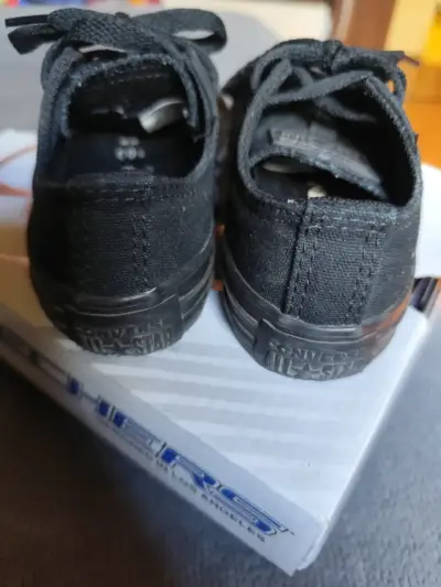 Zapatillas negras converse para niños - miniatura 6