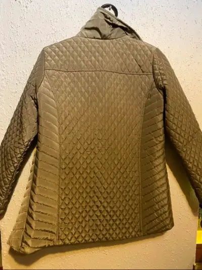 Chaqueta acolchada verde olivo grisaceo Talla.M/l - miniatura 2