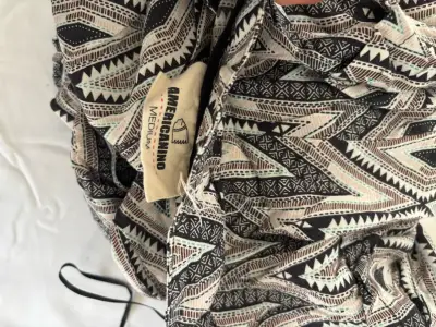 Pantalones acampanados con estampado geométrico - miniatura 3