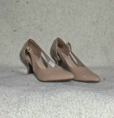 Tacones Beige Clarks - miniatura 1