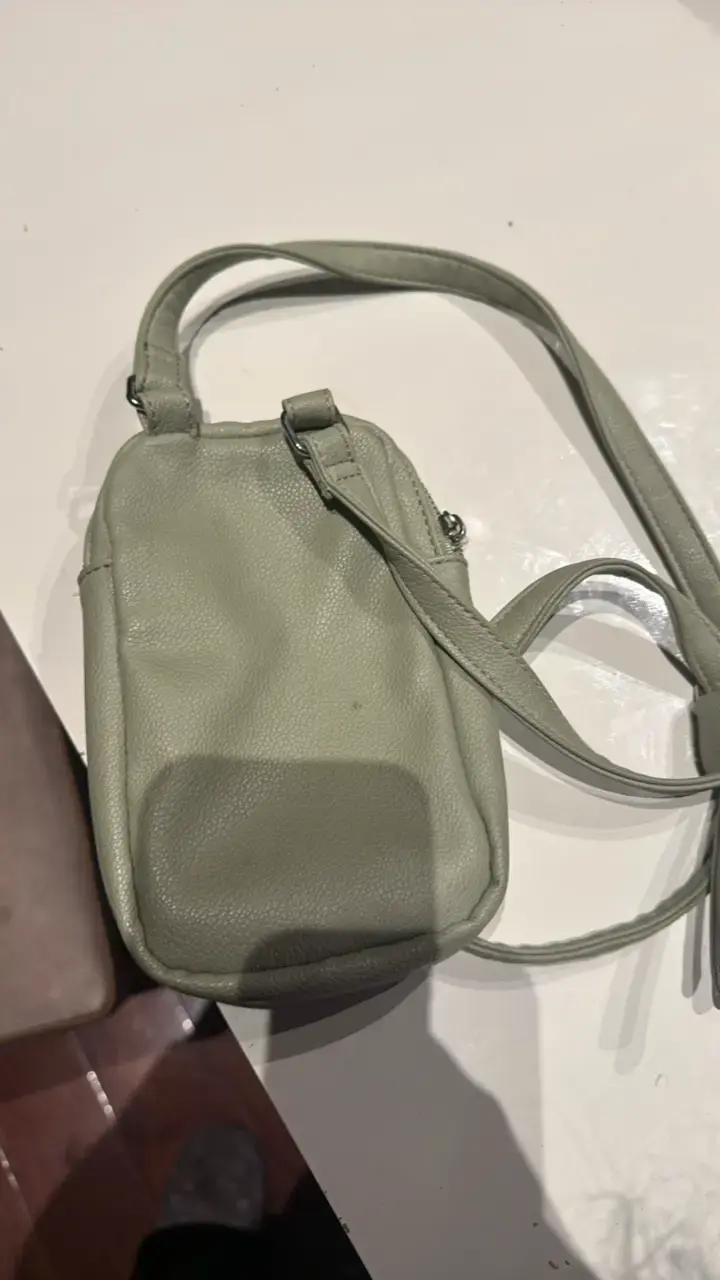 Bolso pequeño verde con correa ajustable - 2