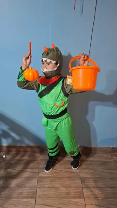 Disfraz infantil de dinosaurio verde - miniatura 1