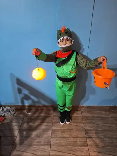 Disfraz infantil de dinosaurio verde - miniatura 2