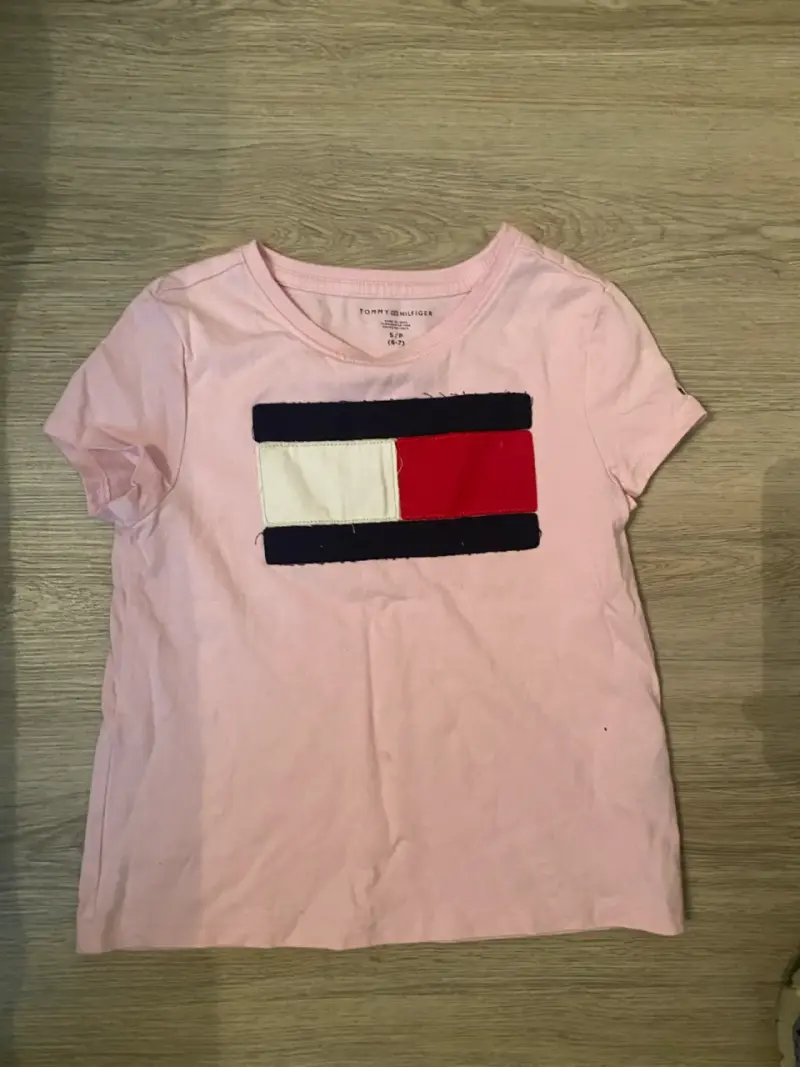 Polera Tommy Hilfiger rosa con logo