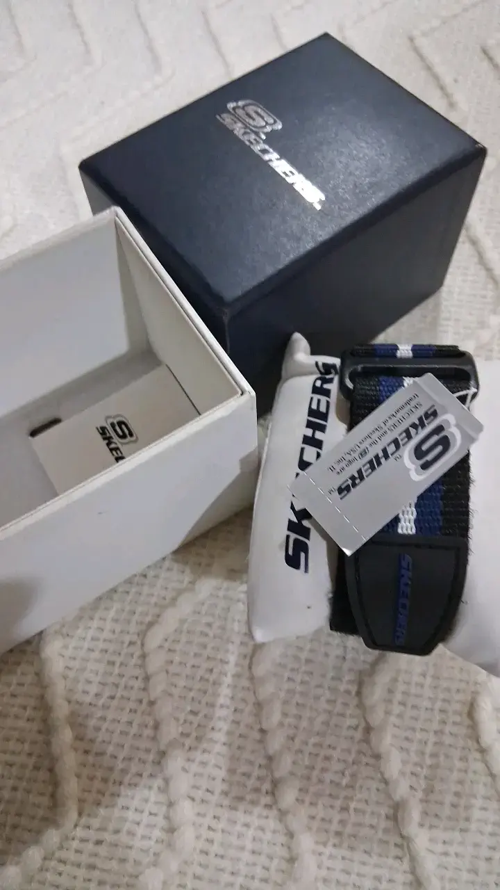 Reloj digital Skechers negro y azul resistente al agua - 2