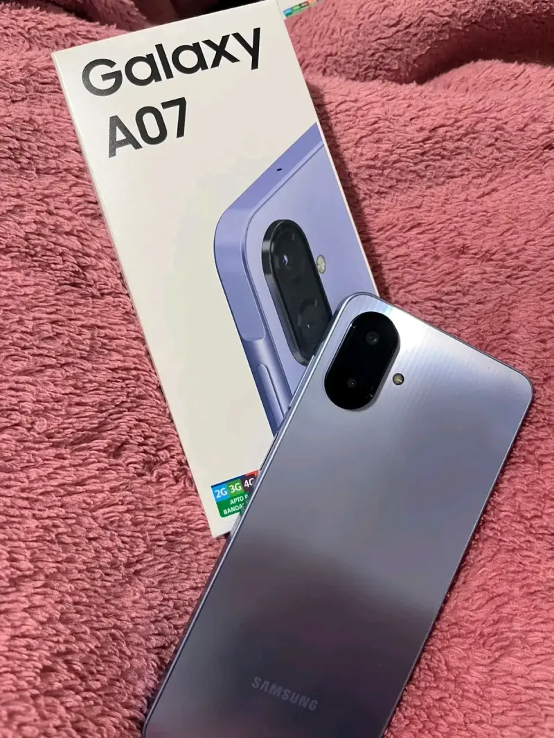 Samsung Galaxy A07 smartphone violeta - 1
