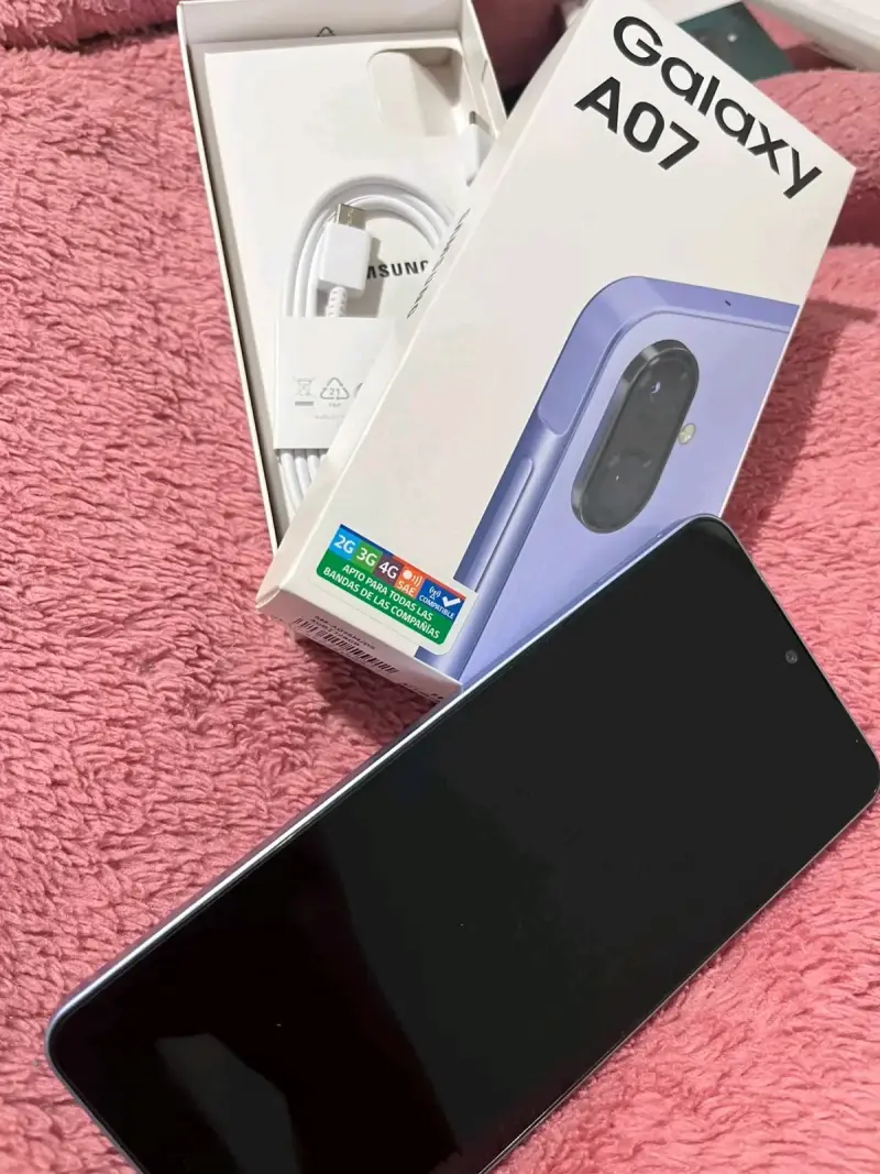 Samsung Galaxy A07 smartphone violeta - 2