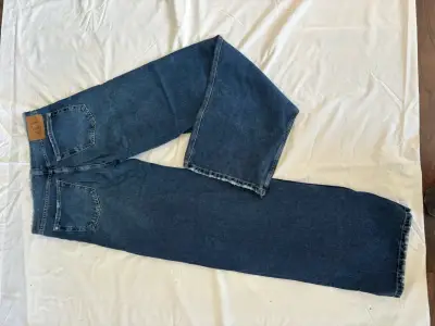 Jeans azul desgastado para mujer - miniatura 2