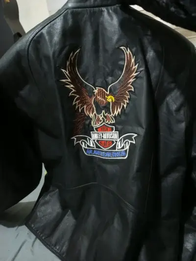 Chaqueta de cuero Harley-Davidson con águila bordada - miniatura 1