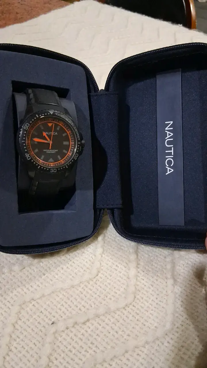 Reloj Nautica negro con detalles naranjas - 1