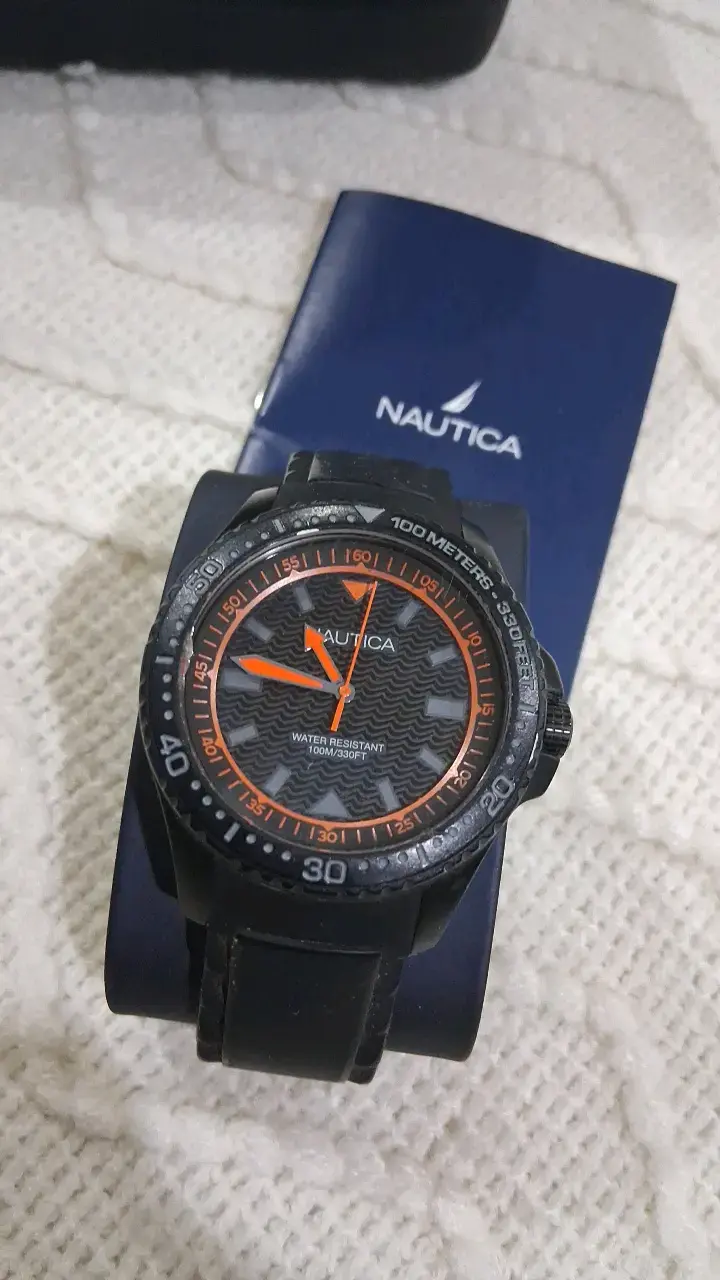 Reloj Nautica negro con detalles naranjas - 2