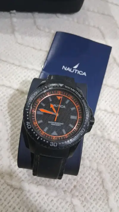 Reloj Nautica negro con detalles naranjas - miniatura 2