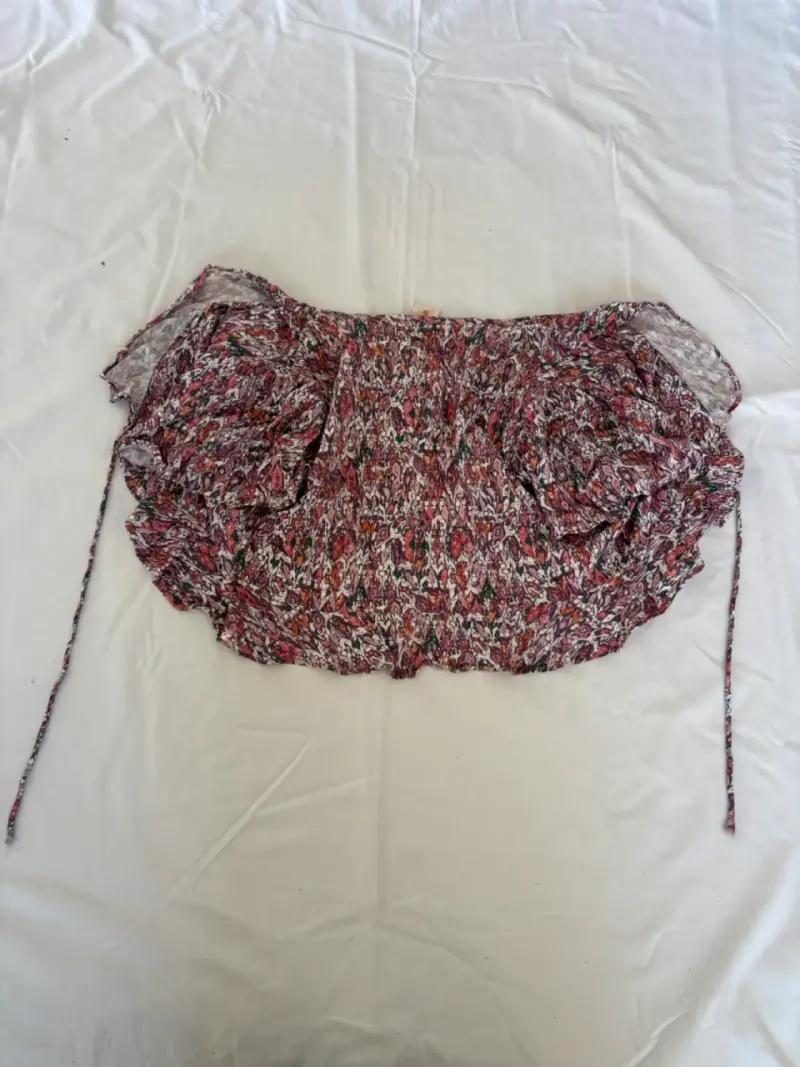 Blusa estampada floral con volantes