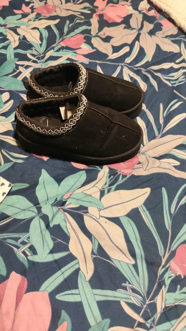 Pantuflas negras de invierno con diseño tejido - 2