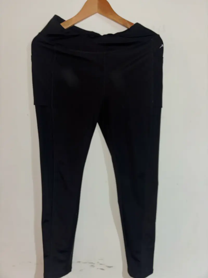 Leggings deportivos negros para mujer - 1