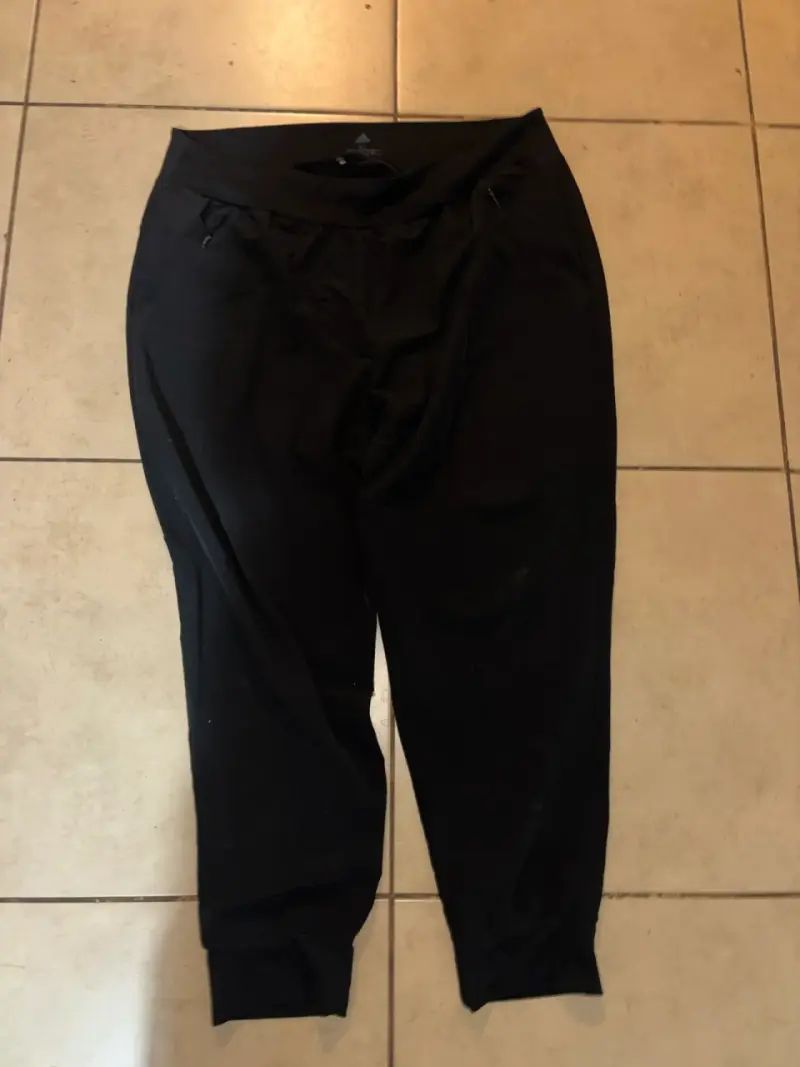 Pantalones deportivos negros Adidas - 1