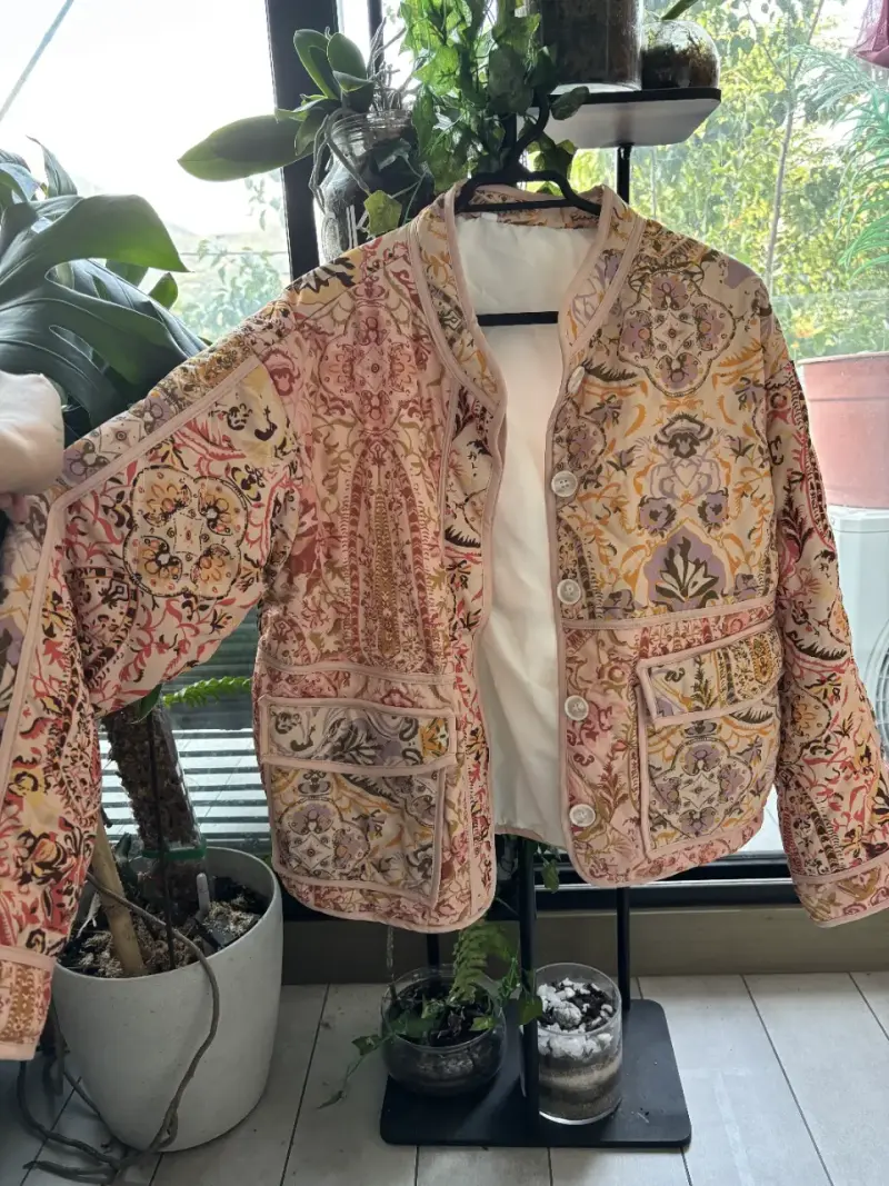 Chaqueta bohemia con estampado floral