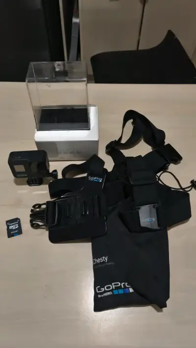 Cámara GoPro HERO 8 Black! con accesorios - miniatura 2