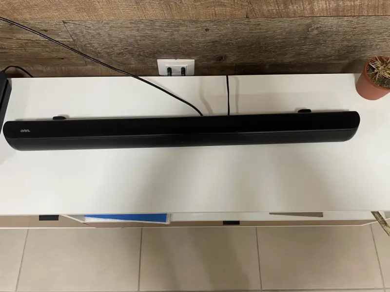 Barra de sonido Onn negra compacta - 1