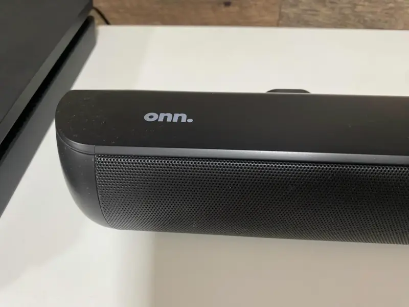 Barra de sonido Onn negra compacta - 4