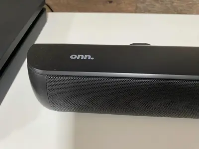 Barra de sonido Onn negra compacta - miniatura 4