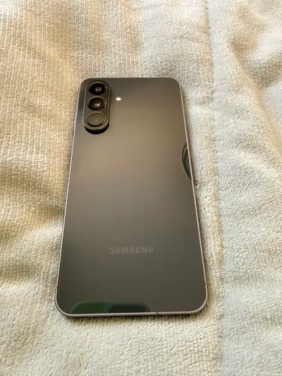 Samsung Galaxy A56 5G en buen estado - miniatura 2