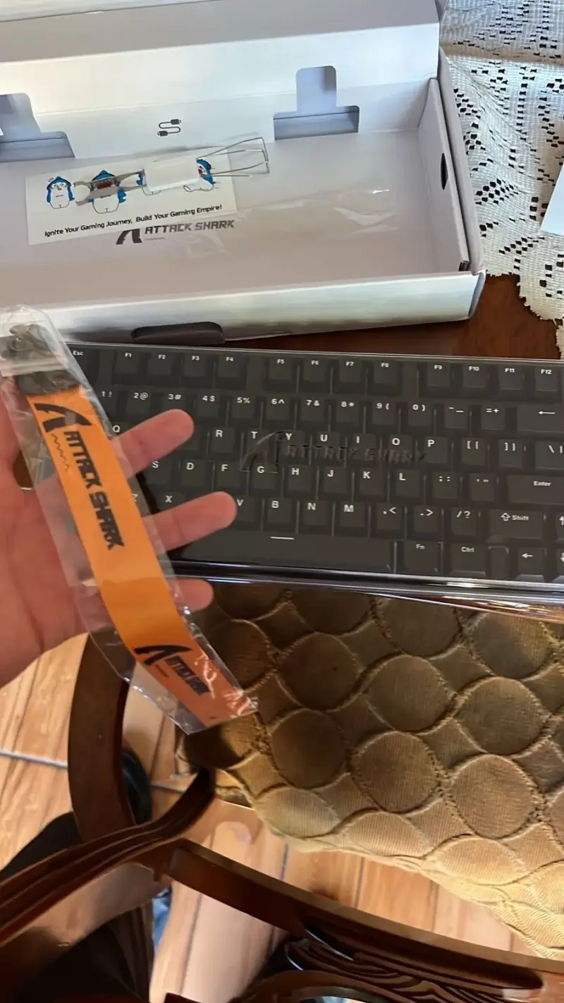 Teclado gaming Attack Shark r82he