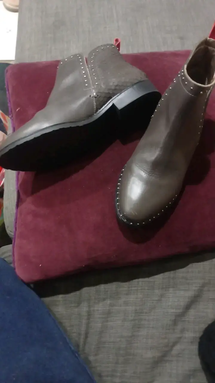 Botines de cuero marrón con tachas - 1