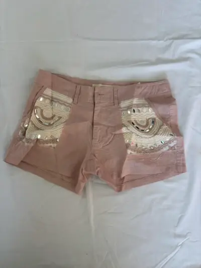 Shorts rosados con detalles bordados - miniatura 1