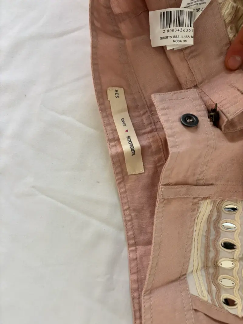 Shorts rosados con detalles bordados - 3