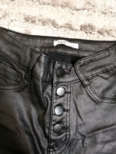 Pantalones de cuero sintético negros para mujer - miniatura 2