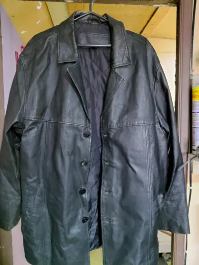 Abrigo de cuero negro para hombre - miniatura 1