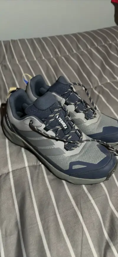 Zapatillas deportivas Adidas Terrex gris y azul - miniatura 1