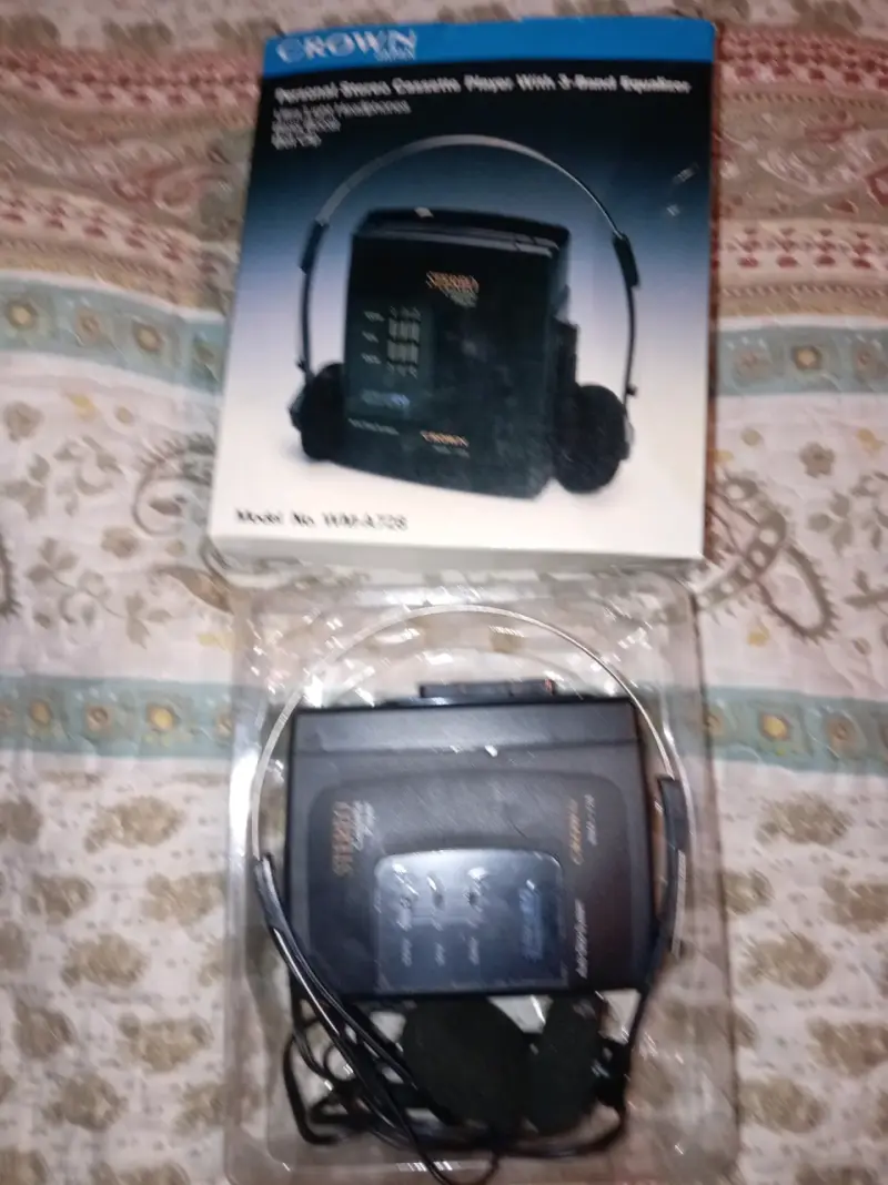 Personal stereo, con caja y audífonos originales - 1