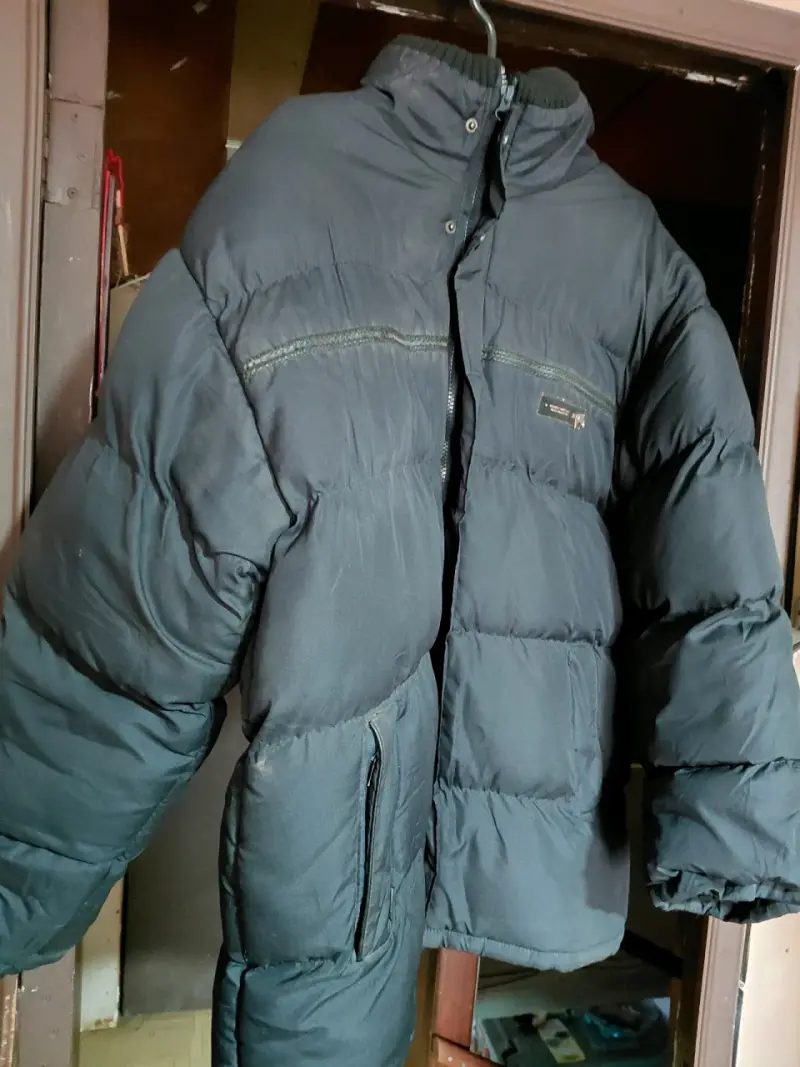 Chaqueta acolchada negra para invierno - 2