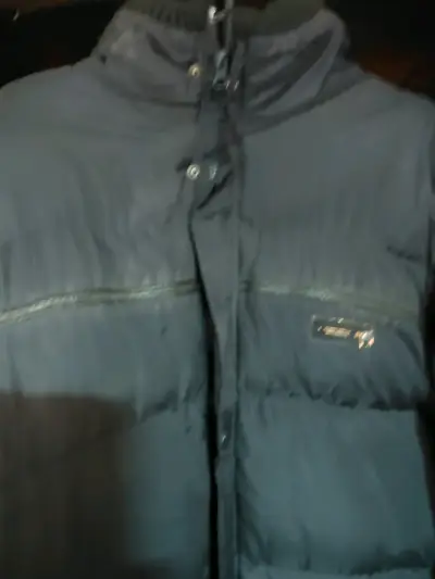 Chaqueta acolchada negra para invierno - miniatura 5
