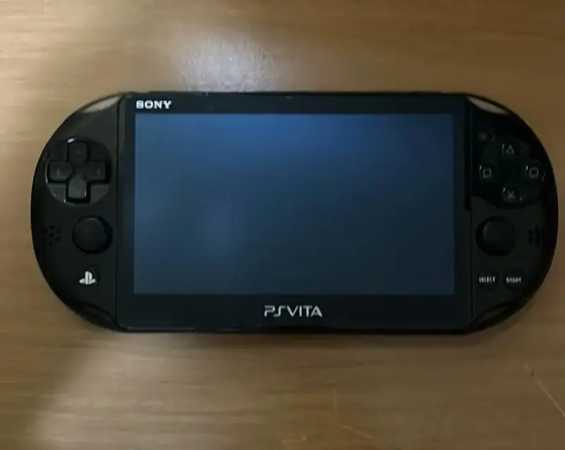 Consola portátil Sony PS Vita en buen estado - 1